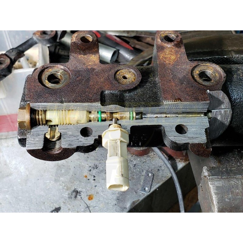 W8000130 Brake Master Cylinder Pressure Switch Workhorse Parts